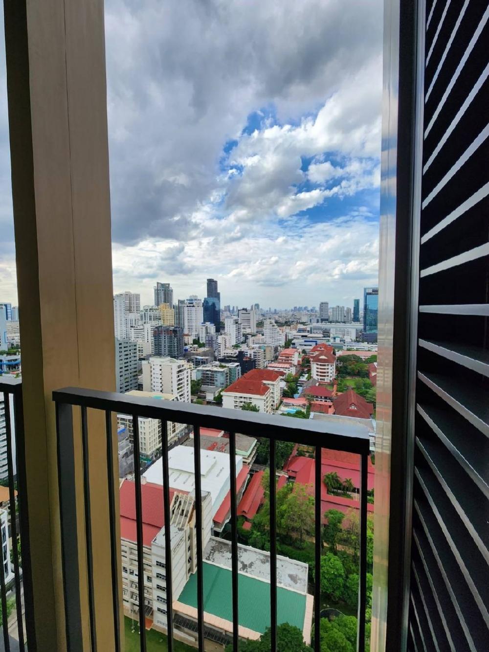 For RentCondoSukhumvit, Asoke, Thonglor : Noble BE19 (Nobel B 19) (rental) near the BTS Asoke and BTS NANA station, just 5 minutes from MRT with complete facilities.