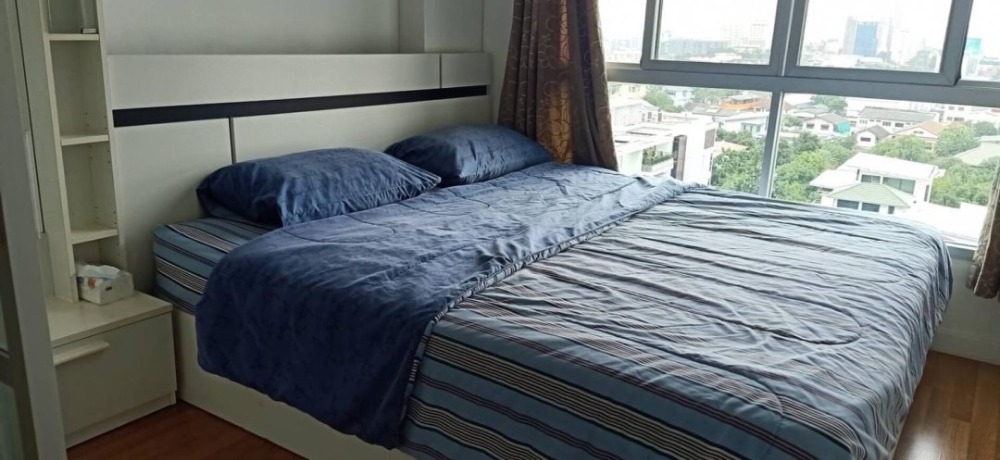 For RentCondoKasetsart, Ratchayothin : Fully furnished 1 bedroom 1 bathroom condo for rent with a floorsize of 29 sq.m., located on the 10th floor, at The Lumpini 24 building, near MiniMart and 7/11 at waking distance.