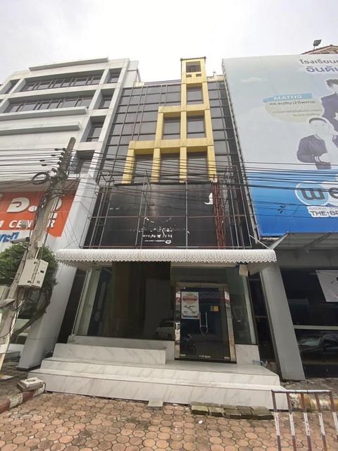 For RentHome OfficeRamkhamhaeng, Hua Mak : P13 for sale and rent, 5 and a half storey office building, Wisutthani Building, Soi Lat Phrao 101/3, near The Mall Bangkapi