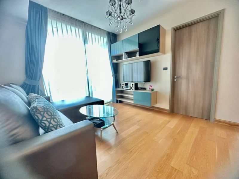 For RentCondoSriracha Laem Chabang Ban Bueng : Condo for rent in Sriracha, very good location, in the heart of the city, convenient to travel.