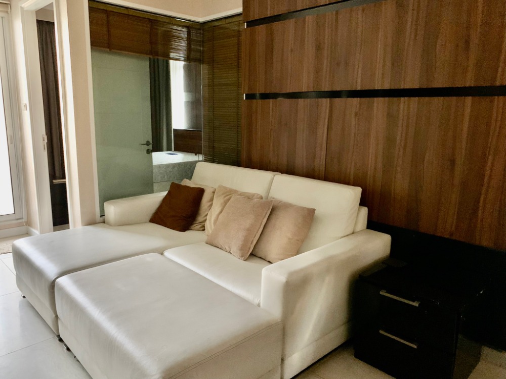 For RentCondo : [L231117003] สำหรับเช่า Ivy Sathorn 10  1 ห้องนอน ขนาด 40 ตร.ม.  ราคาพิเศษ พร้อมเข้าอยู่!!!