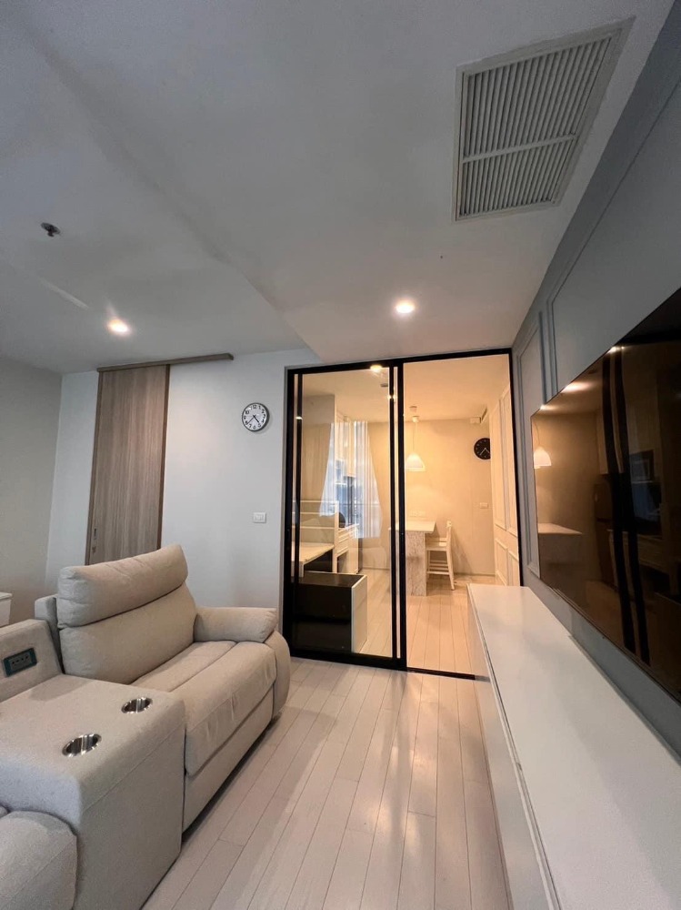 ให้เช่าคอนโดวิทยุ ชิดลม หลังสวน : Noble Ploenchit ห้องใหม่  45 Sqm Private Lift ชั้น 8 (Clear View)★ตึกที่CEOอยู่★มีทางเชื่อมติดสถานีรถไฟฟ้า BTS เพลินจิต ★โอเอซิสใจกลางเมือง4 ไร่ ★Clear View