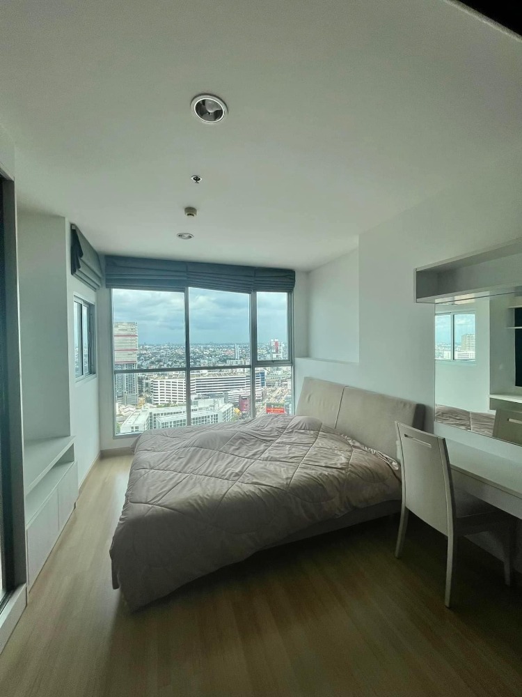 For RentCondoLadprao, Central Ladprao : 40 sq m, 28th floor (Onebedroom), very good atmosphere, shady, very suitable for the urban lifestyle. Convenient transportation ★Near  Mrt Lat Phrao★Life @ Ladprao 18