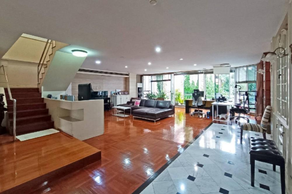 For SaleCondoSukhumvit, Asoke, Thonglor : Luxurious Penthouse in the heart of Sukhumvit, Premier Condo Sukhumvit 24, for sale cheap, fully furnished.