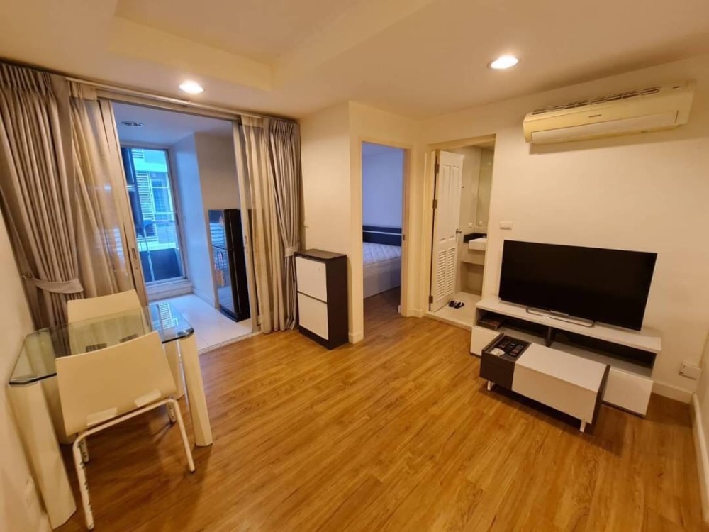 For SaleCondoRatchadapisek, Huaikwang, Suttisan : Condo for sale The Krist 6 Soi Ratchada 17 **Selling below market price**