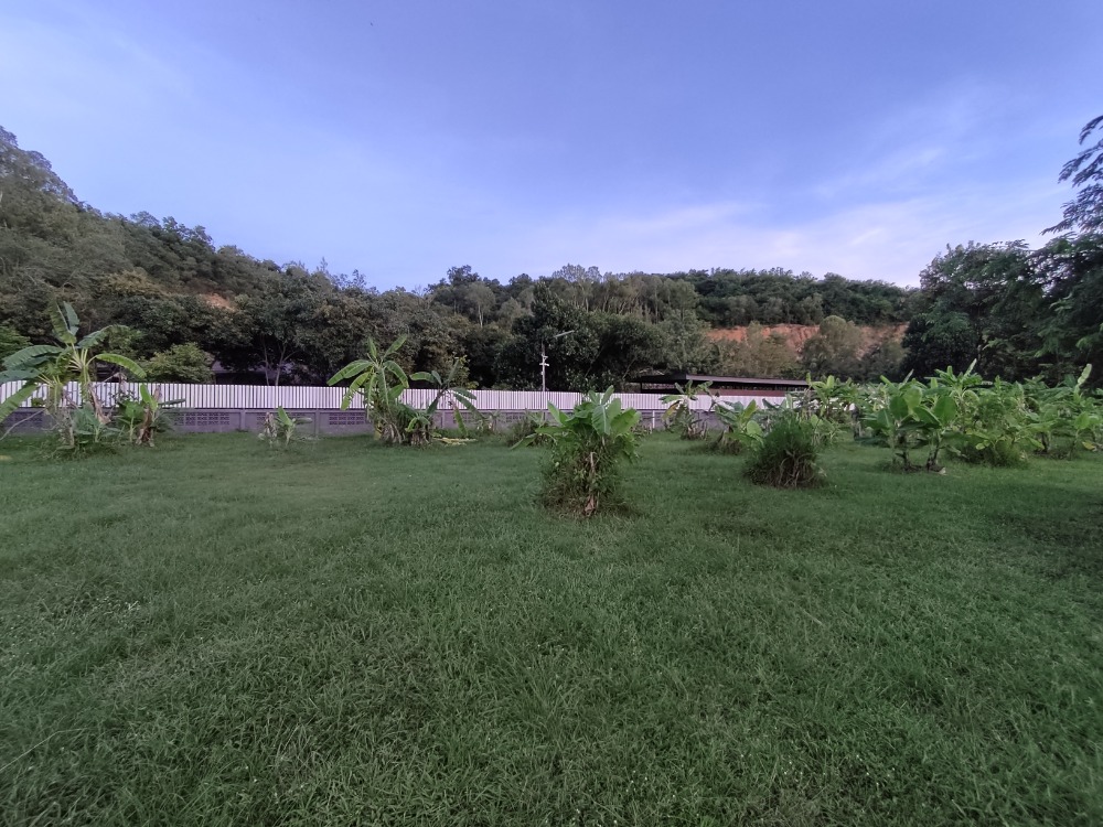 For SaleLandSriracha Laem Chabang Ban Bueng : Mountain view land Suitable for building a house!!! Land for sale, 92 sq m, Soi Laem Chabang Green View Village 2, Kao Kilo Road, Sriracha, Chonburi.