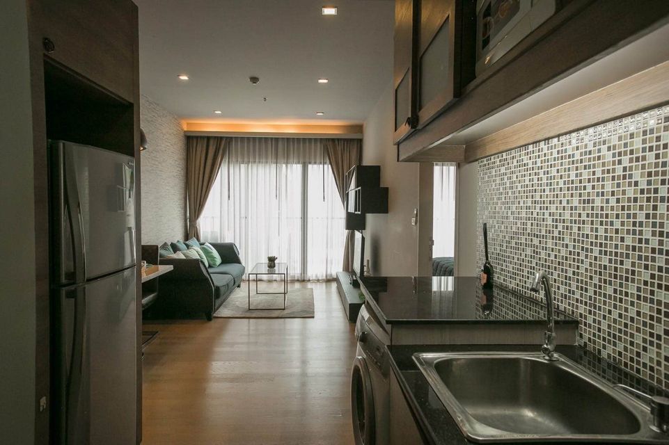 ให้เช่าคอนโดสุขุมวิท อโศก ทองหล่อ : Noble Refine for rent 51 sqm 1bed 1bath 38,000 per month