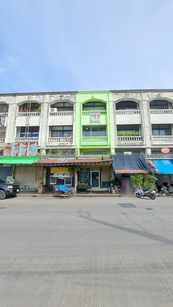 For SaleShop HouseNawamin, Ramindra : For sale: 3.5 storey shophouse, Or Ngoen Housing Authority, Sukhapiban 5, Soi 66, Vibhavadi Rangsit Road. Chatuchot Expressway Near Kheha O Ngoen fresh market