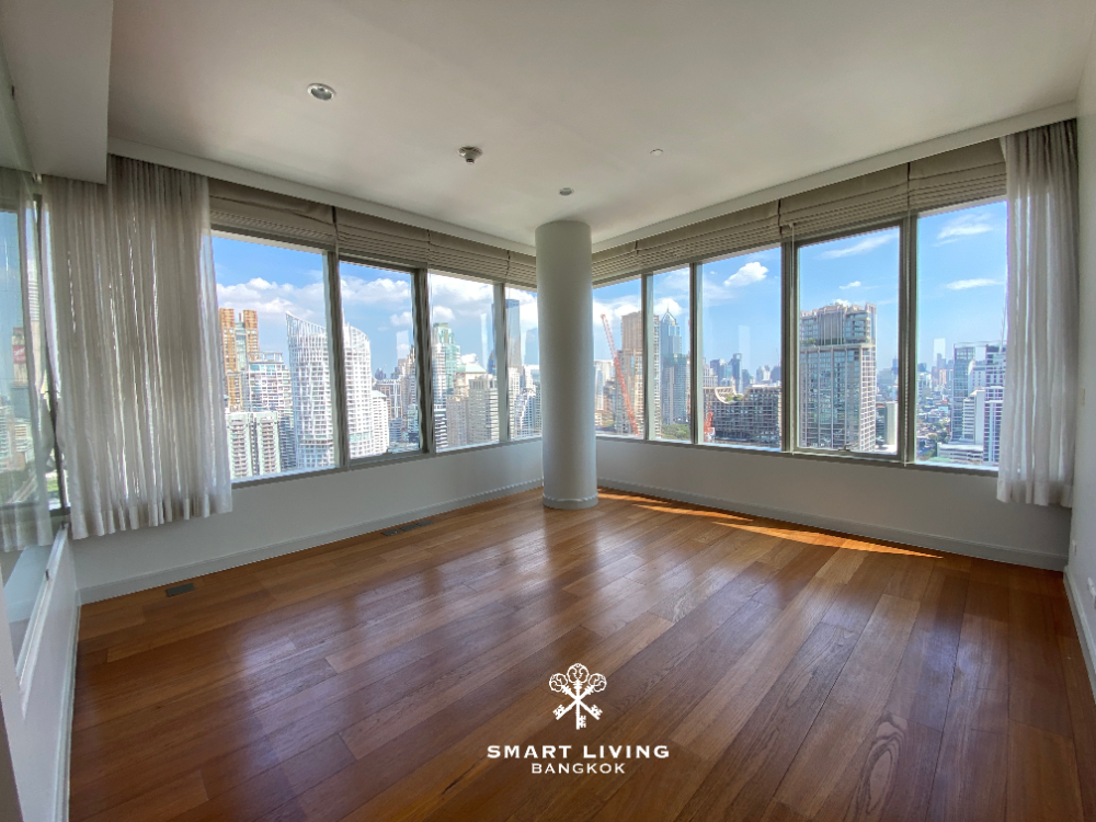 For SaleCondoWitthayu, Chidlom, Langsuan, Ploenchit : 🍃The largest 4 beds ensuite freehold unit on Ratchadamri Road, features 387 sqm of living space and dining area connected.