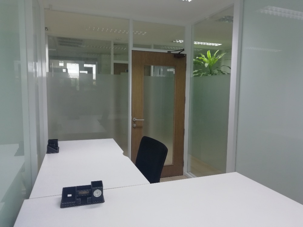 For RentOfficeNana, North Nana,Sukhumvit13, Soi Nana : (BIZ-T05) BIZ Concierge office with furniture near BTS Nana-Sukhumvit.