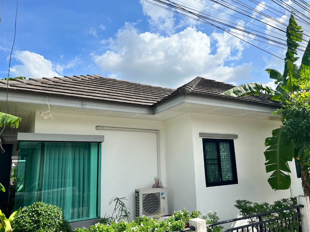 For SaleHousePattaya, Bangsaen, Chonburi : Urgent sale, detached house, SC Hill village, Bowin, size 3 bedrooms, 2 bathrooms, area 54 square wah, price 2.85 million baht only.