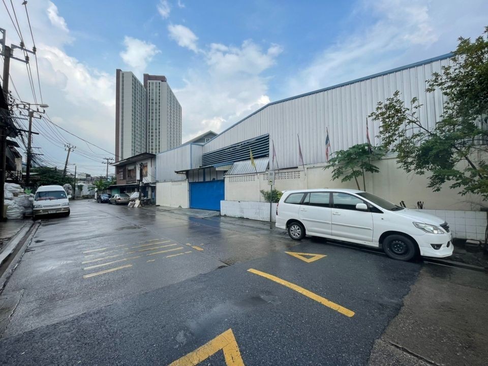 For RentWarehouseRathburana, Suksawat : B883 Factory for rent, ready to move in, Suk Sawat Road, Soi 2 (can go through Rama 2 Soi 18), next to Indy Market