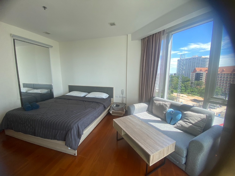 For SaleCondoPattaya, Bangsaen, Chonburi : For sale Condo The Palm wongamat beach corner room(S03-1611)