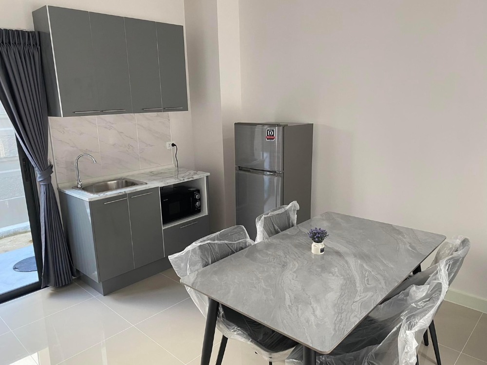 For RentTownhomeOnnut, Udomsuk : P-2424 Urgent for rent! Baan Klang Muang Sukhumvit On Nut, complete with furniture and electrical appliances, ready to move in.