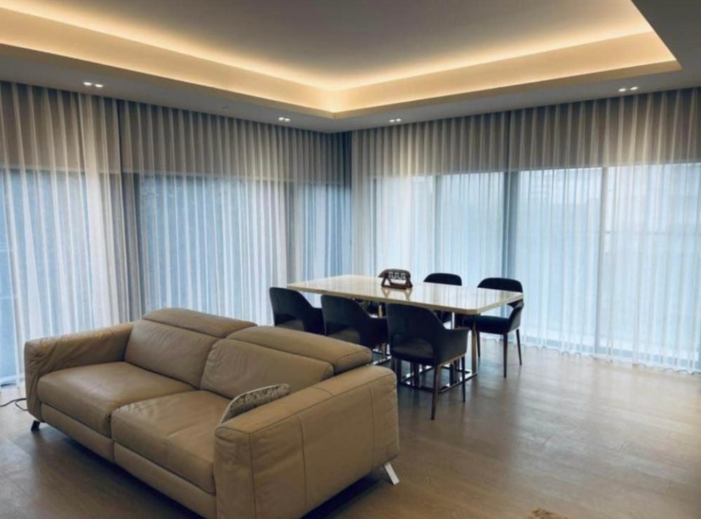 For RentCondoWitthayu, Chidlom, Langsuan, Ploenchit : ● Good location ● 01+ Floor 107 sq.m. | 2 Beds Fully Furnished | Condo near The Mercury Ville 1 min., BTS Chidlom 2 mins.