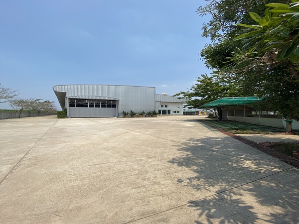 For SaleFactoryMahachai Samut Sakhon : Factory/warehouse building for sale with land 11-1-39 rai, area 5,200 sq m, transformer 500KVA, Rama 2 Road, Ban Phaeo District. Samut Sakhon Province, selling price 135 million baht