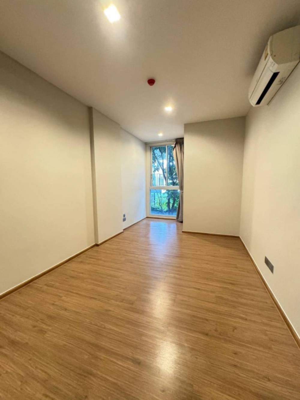 For SaleCondoSukhumvit, Asoke, Thonglor : For sale!!! Urgent!!! 1 bedroom, 1 bathroom, Condo Q Prasanmit, 100 meters, walk to SWU University. Price 6.xx