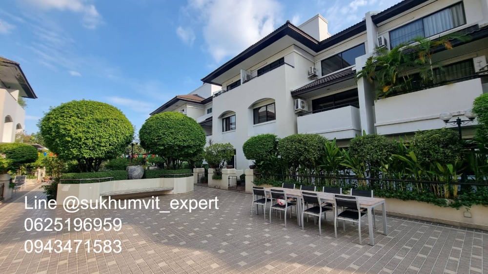 For SaleTownhouseSukhumvit, Asoke, Thonglor : 4-story townhome with rooftop, Soi Ekamai, land size 24 sq wah, usable area 270 sq m, has a swimming pool, beautiful view, calm, shady, good direction, not hot.