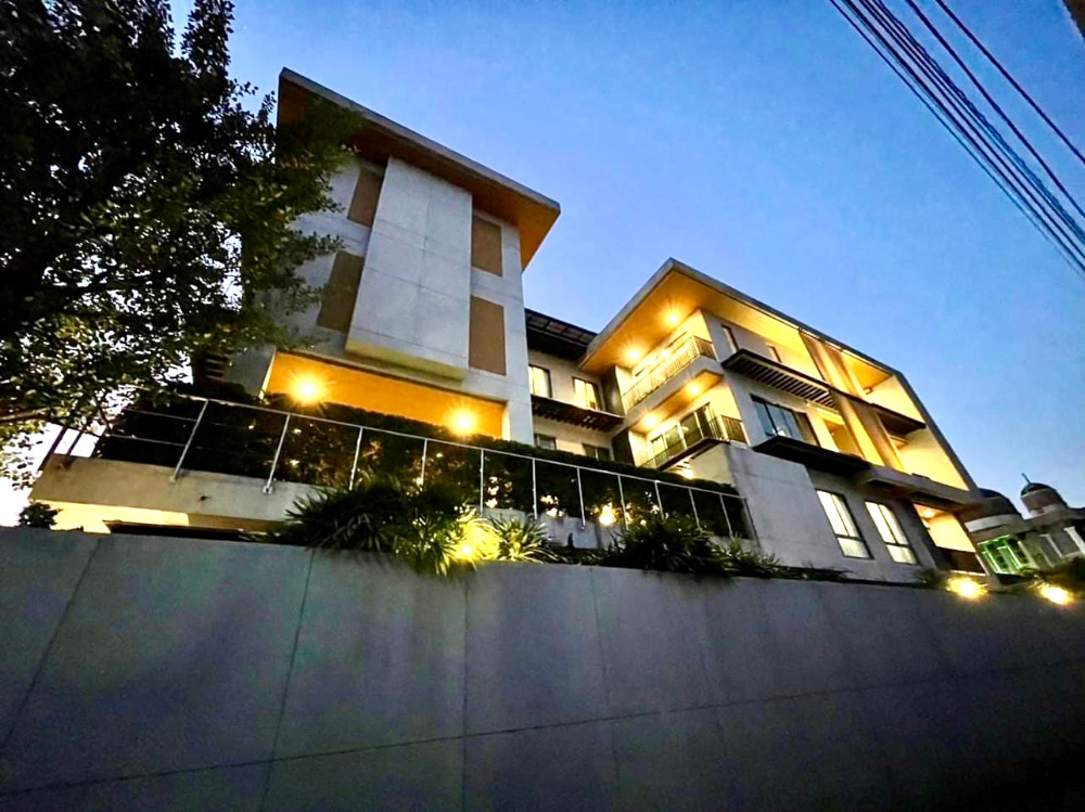 For SaleHouseOnnut, Udomsuk : House for sell Sukhumvit 71: 153sqwah 1,800sqm. 6bed 219,000,000 Am: 0656199198