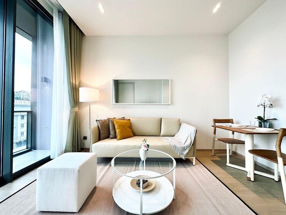 For RentCondoSukhumvit, Asoke, Thonglor : Luxury condo next to Thonglor BTS, The Strand Thonglor, beautifully decorated, fully furnished. Ready to move in!!!