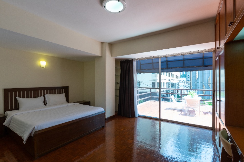 ให้เช่าคอนโดนานา : Apartment 2 Bedrooms 2 Bathrooms  Big Balcony Near BTS NANA