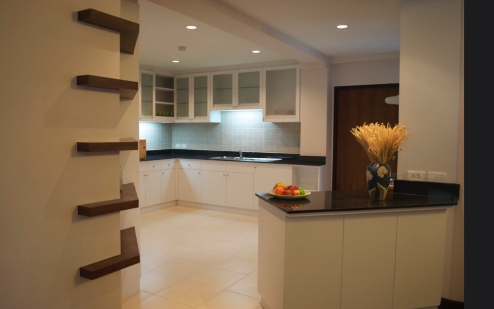 ให้เช่าคอนโดสุขุมวิท อโศก ทองหล่อ : 230sqm Beautiful Well price 3 Bedrooms Apartment for rent at P&P Court