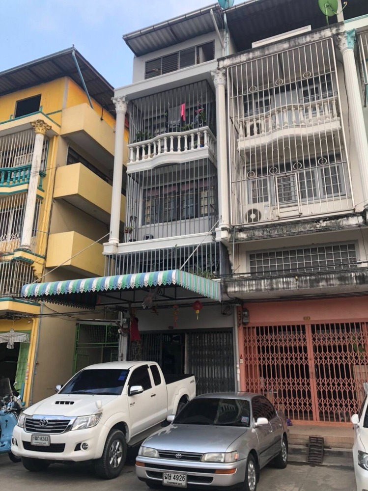 For SaleShop HouseBang kae, Phetkasem : Shophouse for sale, 2 units, Phetkasem 48, 34 sq m., 3 floors, parking in front of the house. Near MRT Phetkasem 48 Suitable for investment/warehouse/business/residence.