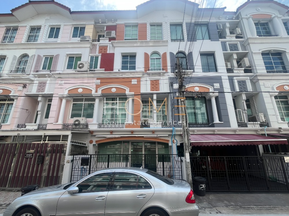 For SaleTownhouseYothinpattana,CDC : Townhome Baan Klang Muang Rama 9 - Ladprao / 4 bedrooms (FOR SALE), Baan Klang Muang Rama 9 - Ladprao / Townhome 4 Bedrooms (FOR SALE) RUK683