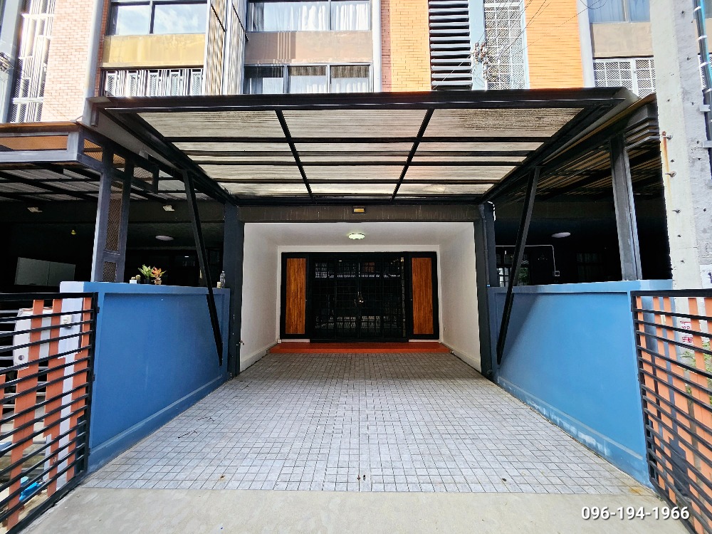 For SaleTownhouseChaengwatana, Muangthong : ✨️ฺBest deal ✨️Selling below cost !! Townhome House 35 Chaengwattana, 22 sq m., complete extension, ready to move in, next to Chaengwattana Expressway. Near the Pink Line BTS station