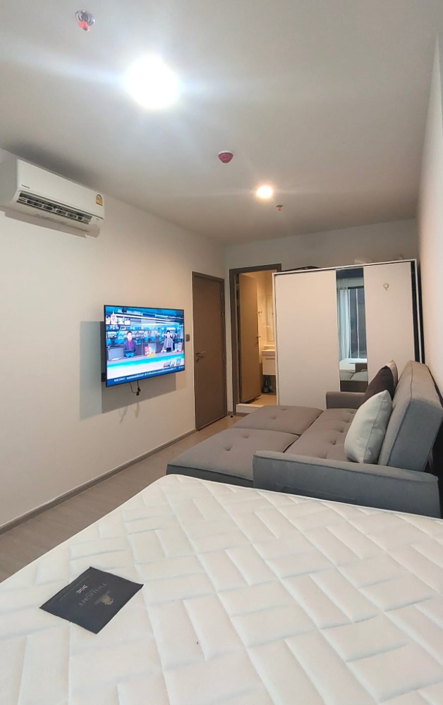 For RentCondoRama9, Petchburi, RCA : Life Asoke Hype 2 bedroom Condo for Rent Floor 28 near MRT rama9