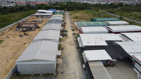 For RentWarehouseRama 2, Bang Khun Thian : Warehouse for rent, Bang Phli, 120 sq m., next to the main road [ R18S ]