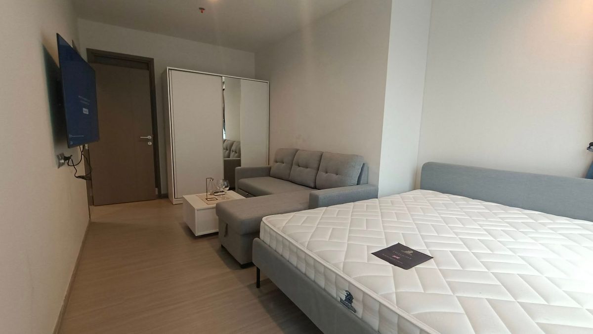 For RentCondoRama9, Petchburi, RCA : Life Asoke Hype 2 Bedroom Floor 32 Condo for rent Rama 9 near MRT