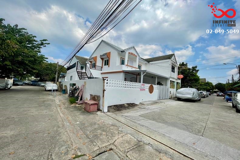 For SaleTownhouseRama 2, Bang Khun Thian : 2-story townhome for sale, Pisan Village, Project 1, Bang Khun Thian Road. Soi Phisan Tha Kham Village, behind the corner