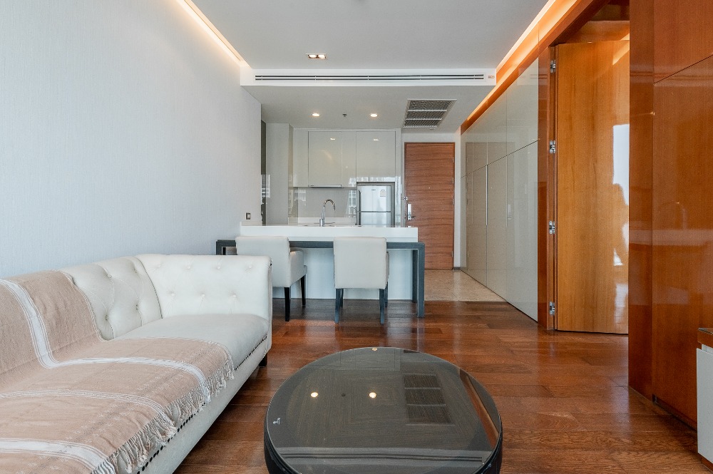 For SaleCondoSukhumvit, Asoke, Thonglor : Condo for sale, The Address Sukhumvit 28, near BTS Phrom Phong, about 300 m.