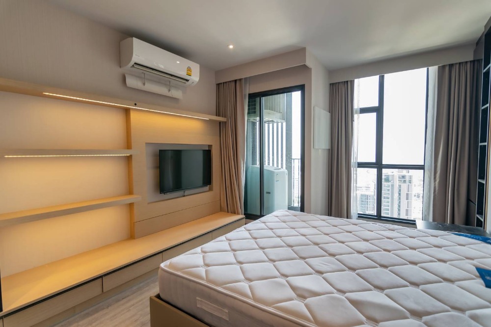 For SaleCondoSukhumvit, Asoke, Thonglor : Condo for sale Rhythm Ekkamai, good price, fully furnished.