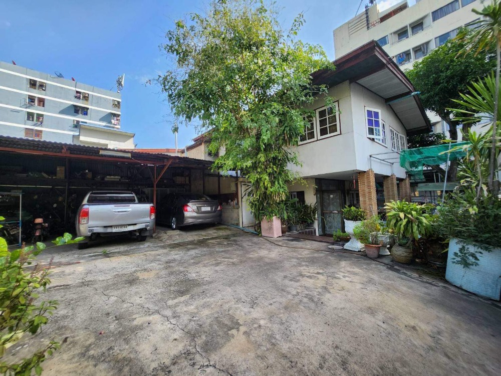 ขายบ้านอ่อนนุช อุดมสุข : 2-story detached house  Soi Sukhumvit 81 บ้านเดี่ยว 2 ชั้น ซอยสุขุมวิท 81