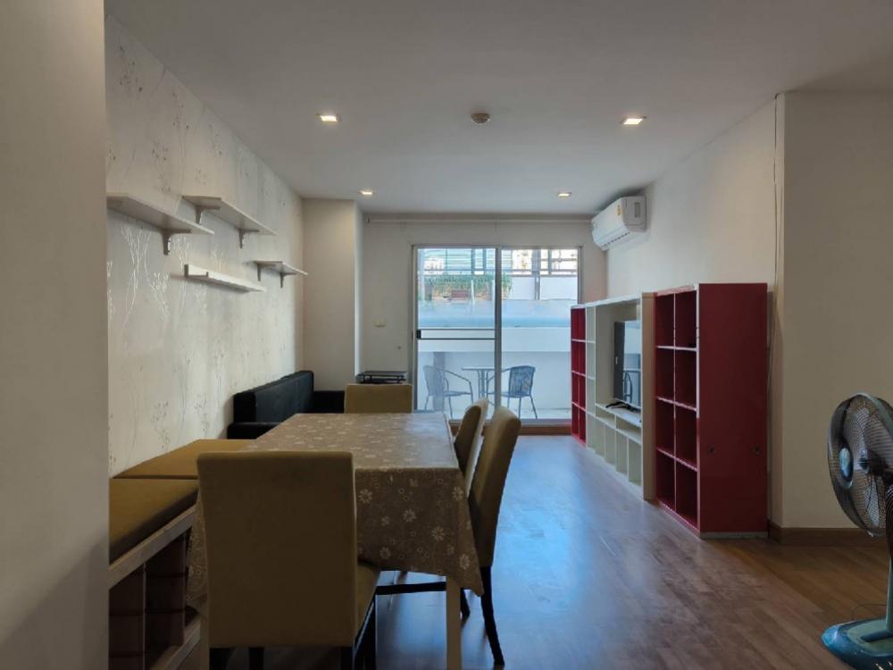 For RentCondoChokchai 4, Ladprao 71, Ladprao 48, : Condo for rent: TREE CONDO Lat Phrao 27, next to MRT Lat Phrao station, next to the Yellow Line. Phawana Station, room size 80 square meters, for rent 20,000 baht/month, ready to move in immediately.