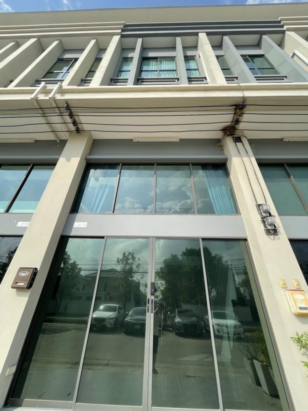 For SaleShophousePathum Thani,Rangsit, Thammasat : Commercial building for rent, Rangsit Khlong 1, at the cheapest price