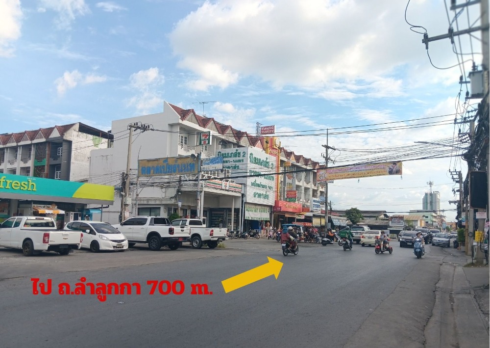 For SaleShophousePathum Thani,Rangsit, Thammasat : Commercial building for sale, 3.5 floors, 2 units, near Synphaet Hospital, Lam Luk Ka, Soi Peer Non, Khu Khot Subdistrict, Lam Luk Ka District, Pathum Thani Province.