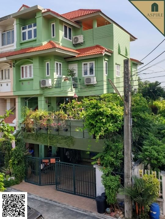 For SaleTownhomePattanakan, Srinakarin : [For Sale] Amazing 3.5-Storey Townhouse, Pattanakarn 38