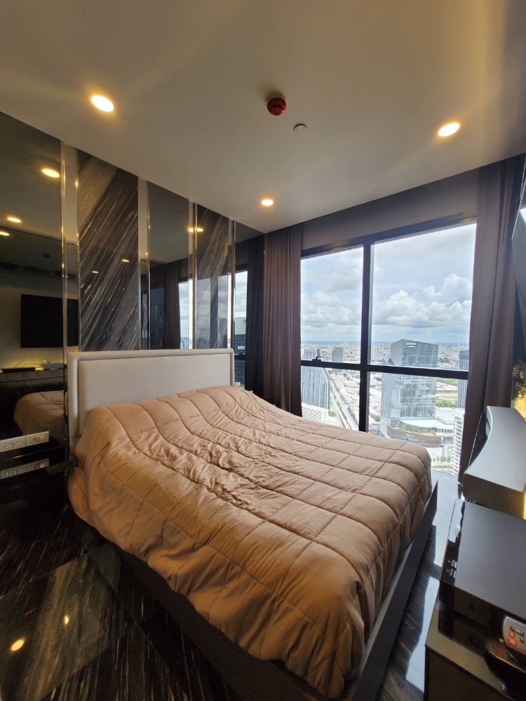 For RentCondoSiam Paragon ,Chulalongkorn,Samyan : Ashton Chula - Silom【𝐑𝐄𝐍𝐓】🔥 Luxury condo 2 bedrooms, high class, living room, 180 degree view Complete furniture Near MRT Sam Yan 🔥Contact Line ID: @hacondo