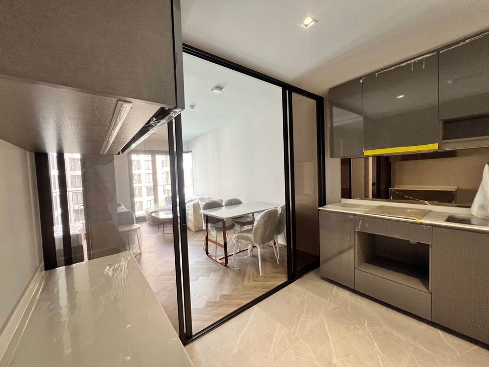 For RentCondoSukhumvit, Asoke, Thonglor : Condo for rent, Chapter Thonglor 25, beautifully decorated, modern, 2 bedrooms, 2 bathrooms, 2 parking spaces, BTS Thonglor.