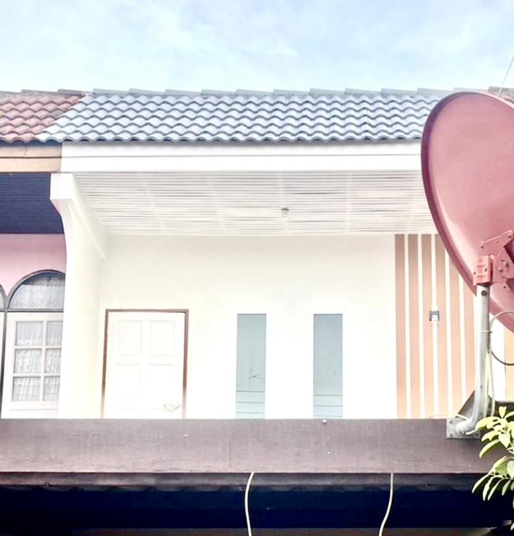 For SaleTownhouseNonthaburi, Bang Yai, Bangbuathong : Cute townhouse for sale, newly renovated, Cute Cute Stle Minimal, very cute price. I can't buy it anymore ^^