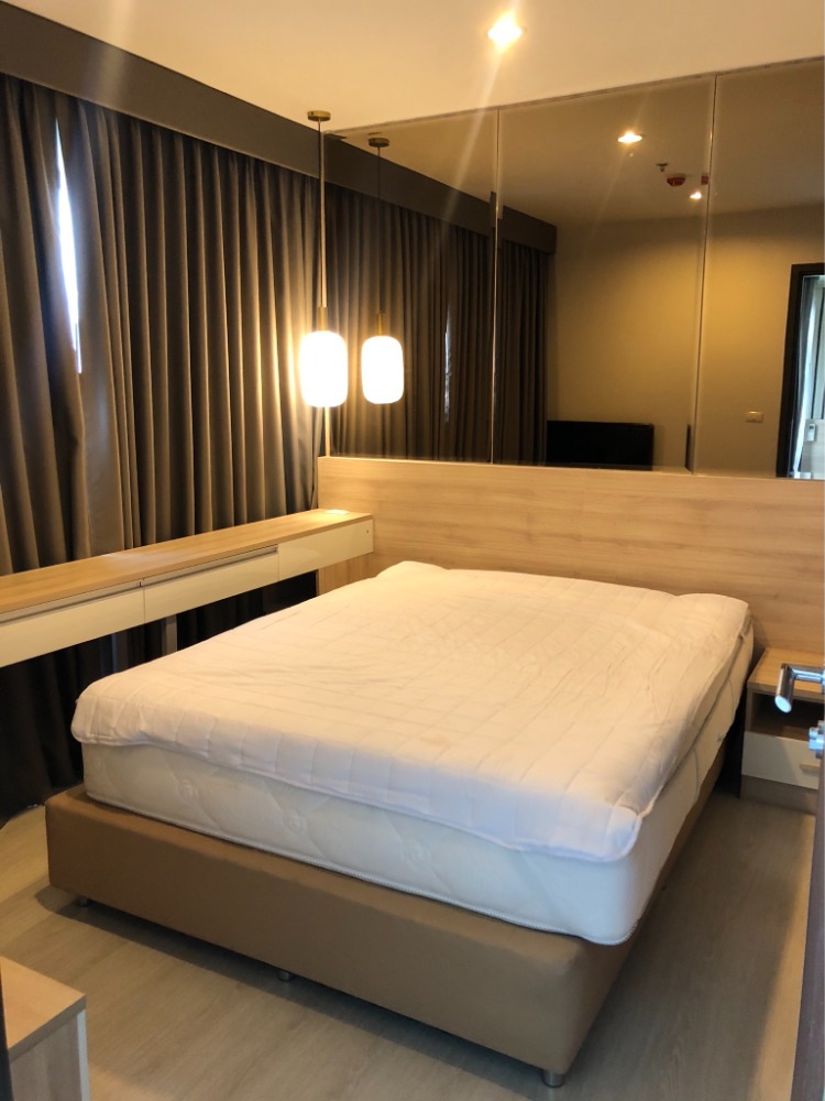 For RentCondoRama9, Petchburi, RCA : Rhthm Asoke Rhythm Asoke for rent 23,000 baht, 2 bedrooms, 1 bathroom, corner room, fully furnished. Ready to make an appointment to view.