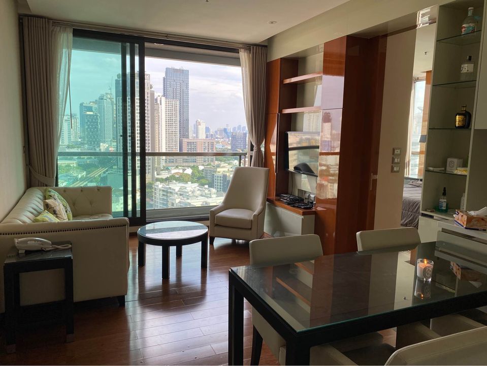 For RentCondoSukhumvit, Asoke, Thonglor : Condo for rent, The Address Sukhumvit 28, beautiful room, very good view, near BTS Phrom Phong.