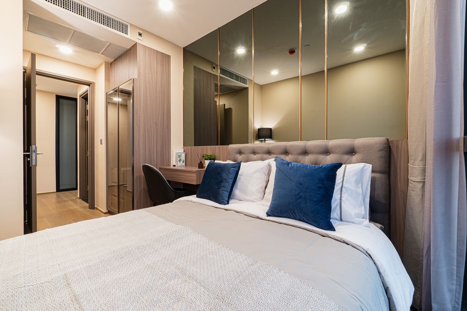 For RentCondoSiam Paragon ,Chulalongkorn,Samyan : Ashton Chula - Silom【𝐑𝐄𝐍𝐓】🔥 Modern room, 2 bedrooms The living room has a view of the city. Near MRT Sam Yan Ready to move in 🔥 Contact Line ID: @hacondo