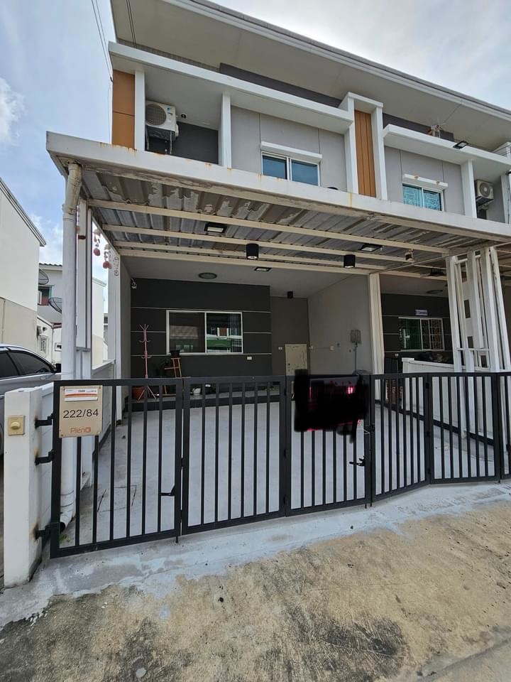 For RentTownhouseBangna, Bearing, Lasalle : Townhouse for rent, 2 floors, 3 bedrooms, Soi Sridan 22, furniture as shown, corner house, beautiful, if interested contact 083-3223695.