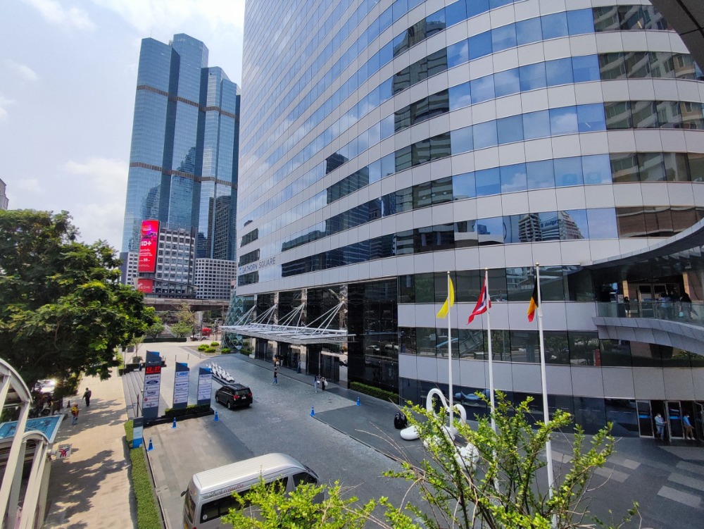 For RentOfficeSathorn, Narathiwat : Bangkok Office For Rent Sathorn Serviced Office Sathorn Square Office Building Fully-Furnished Serviced Office 5 Workstations Rental Price 30,590 THB closed to BTS Chongnonsi, Sathorn, Bangrak, Silom, Surasak