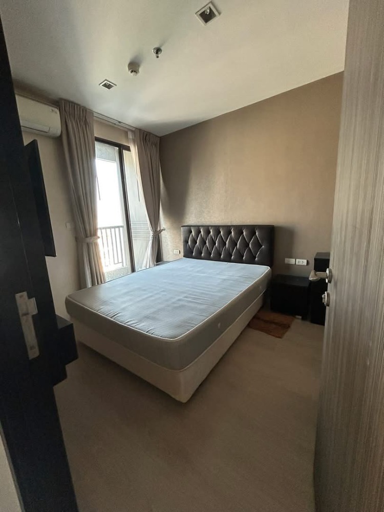 For RentCondoOnnut, Udomsuk : ★ Rhythm 44/1 ★ Size 35 sq m., 12th floor (1 bedroom, 1 bathroom), ★ Next to BTS Phra Khanong ★ Close to the expressway ★ Very convenient travel ★ Many places to shop and eat. ★Complete electrical appliances★