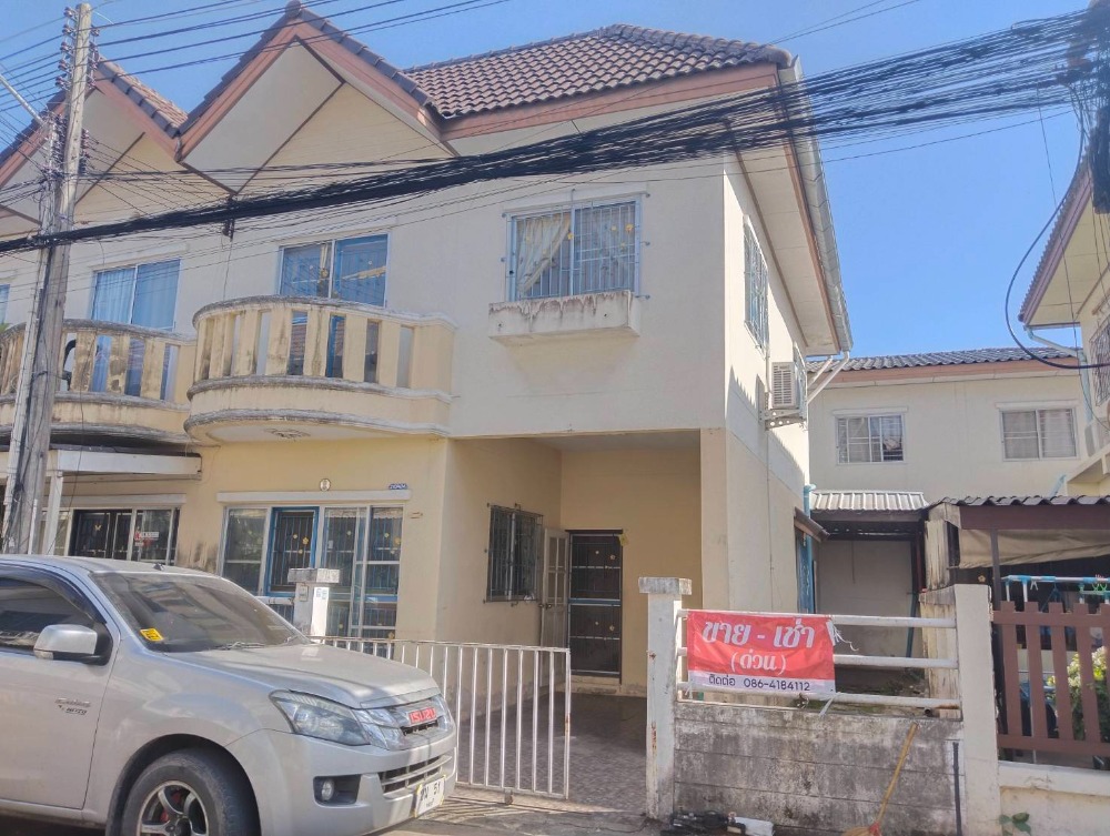 For SaleTownhouseSriracha Laem Chabang Ban Bueng : Urgent sale, The Plus Village, 2 floors, Sriracha-Na Phrao, near the main road, next to Rai Kluai Road